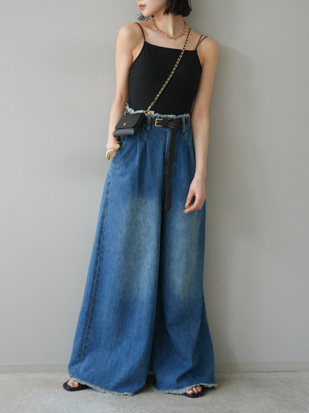 【預購】雙色吊帶罩杯背心/黑色