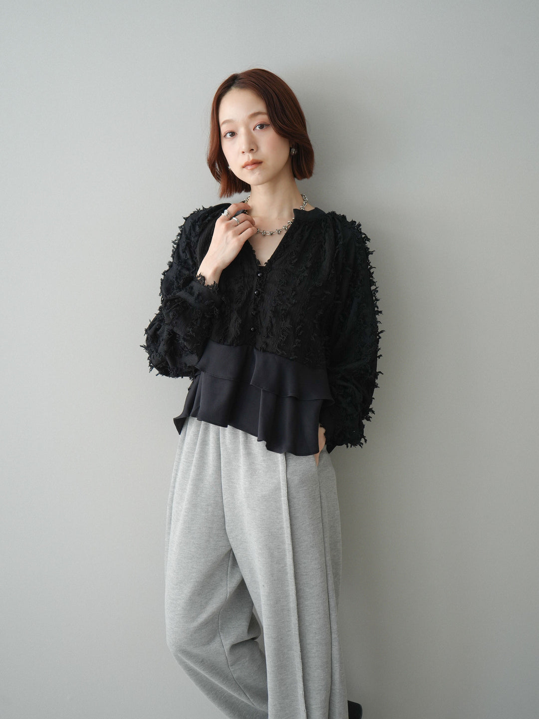 [SET]ジャガードぺプラムフリルブラウス+2WAYデザインスウェットパンツ(2set)