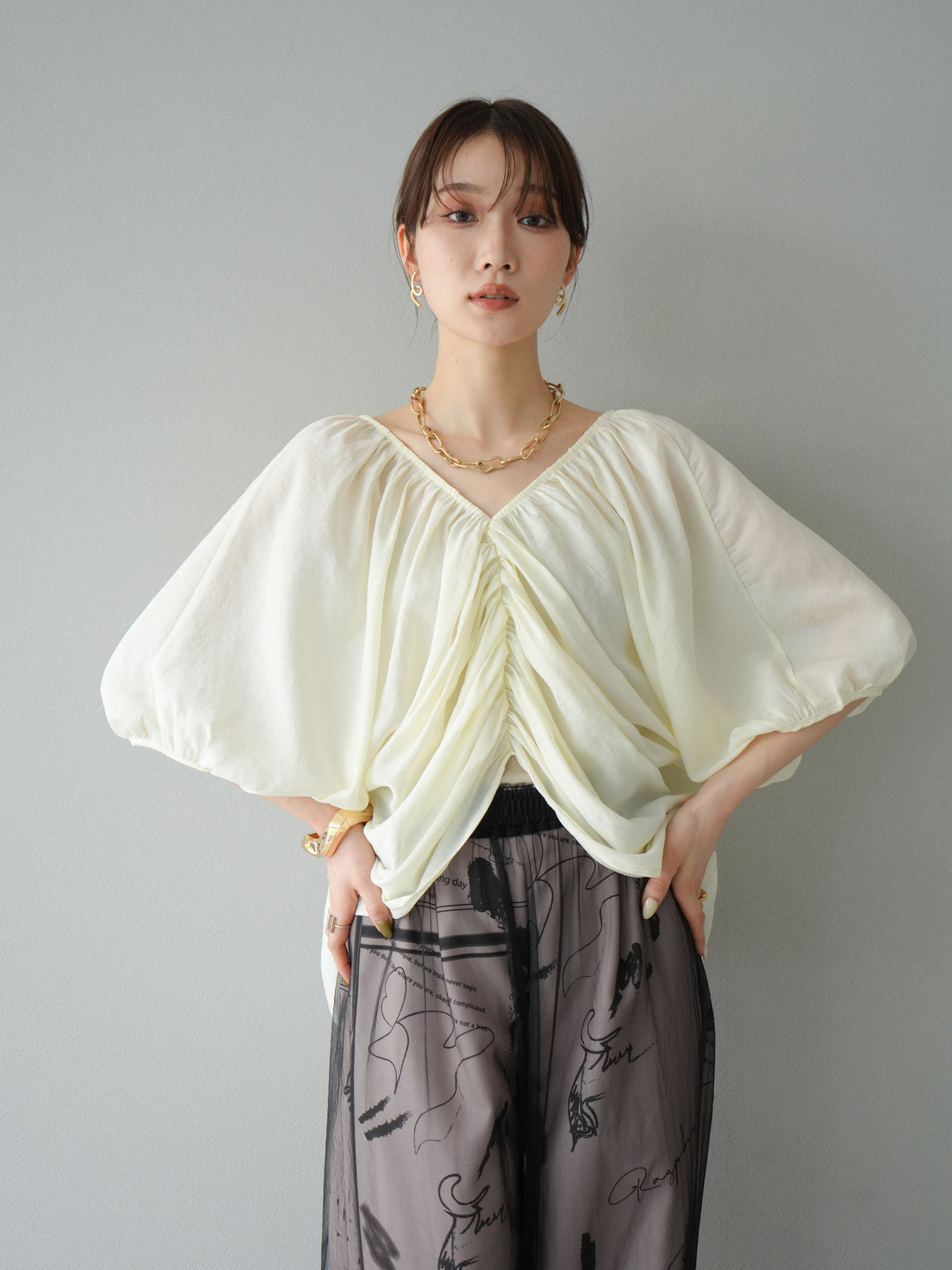 [予約]ボリュームスリーブシアータックブラウス/アイボリー