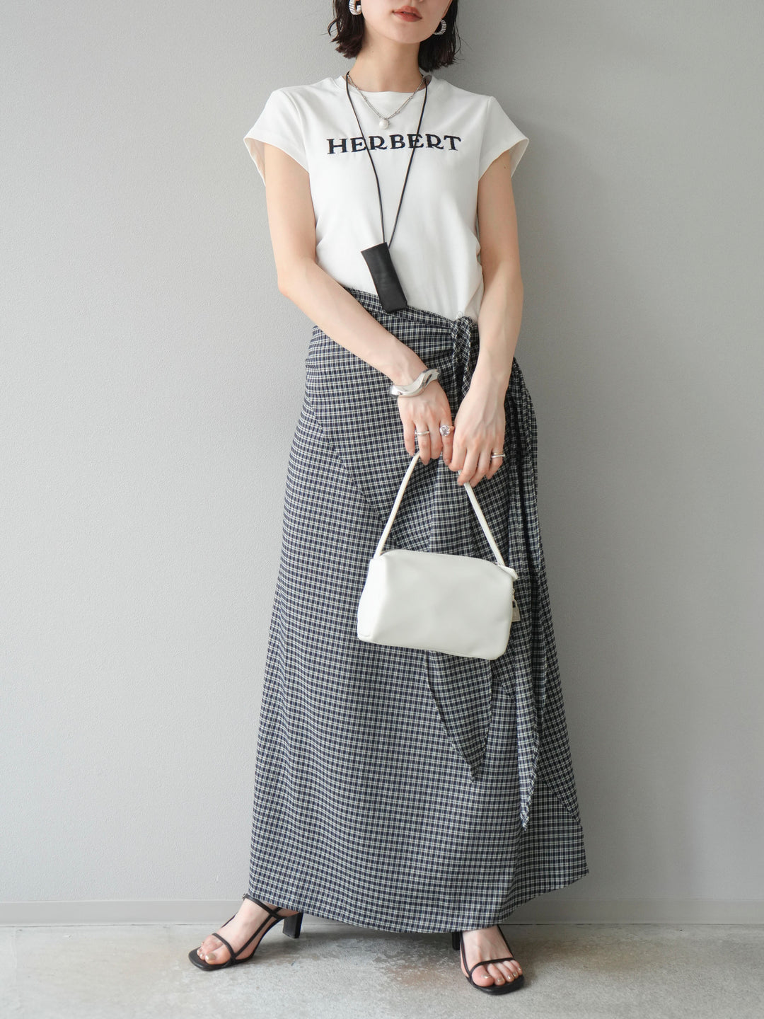 [予約]刺繍ロゴTシャツ＆レザーポーチネックレスSET /ホワイト