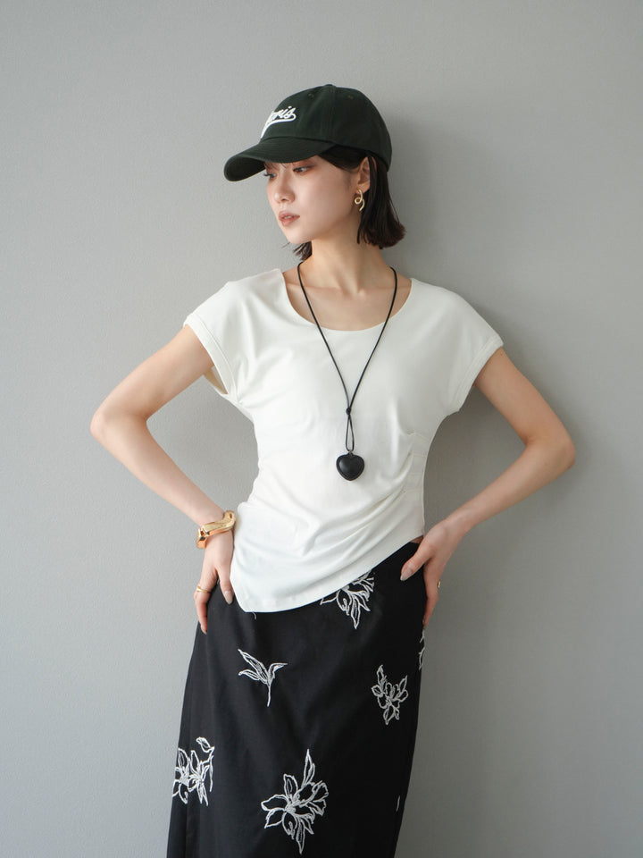 [予約]タックTシャツ＆レザーハートネックレスSET /ホワイト