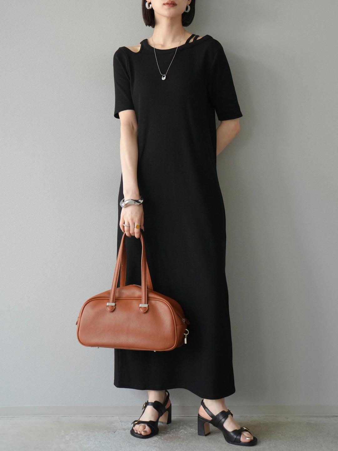 [予約]デザインネックカットリブワンピース/ブラック