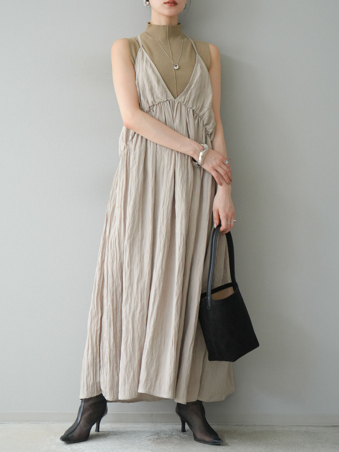 [予約]シボ加工シャイニーキャミワンピース/ベージュ