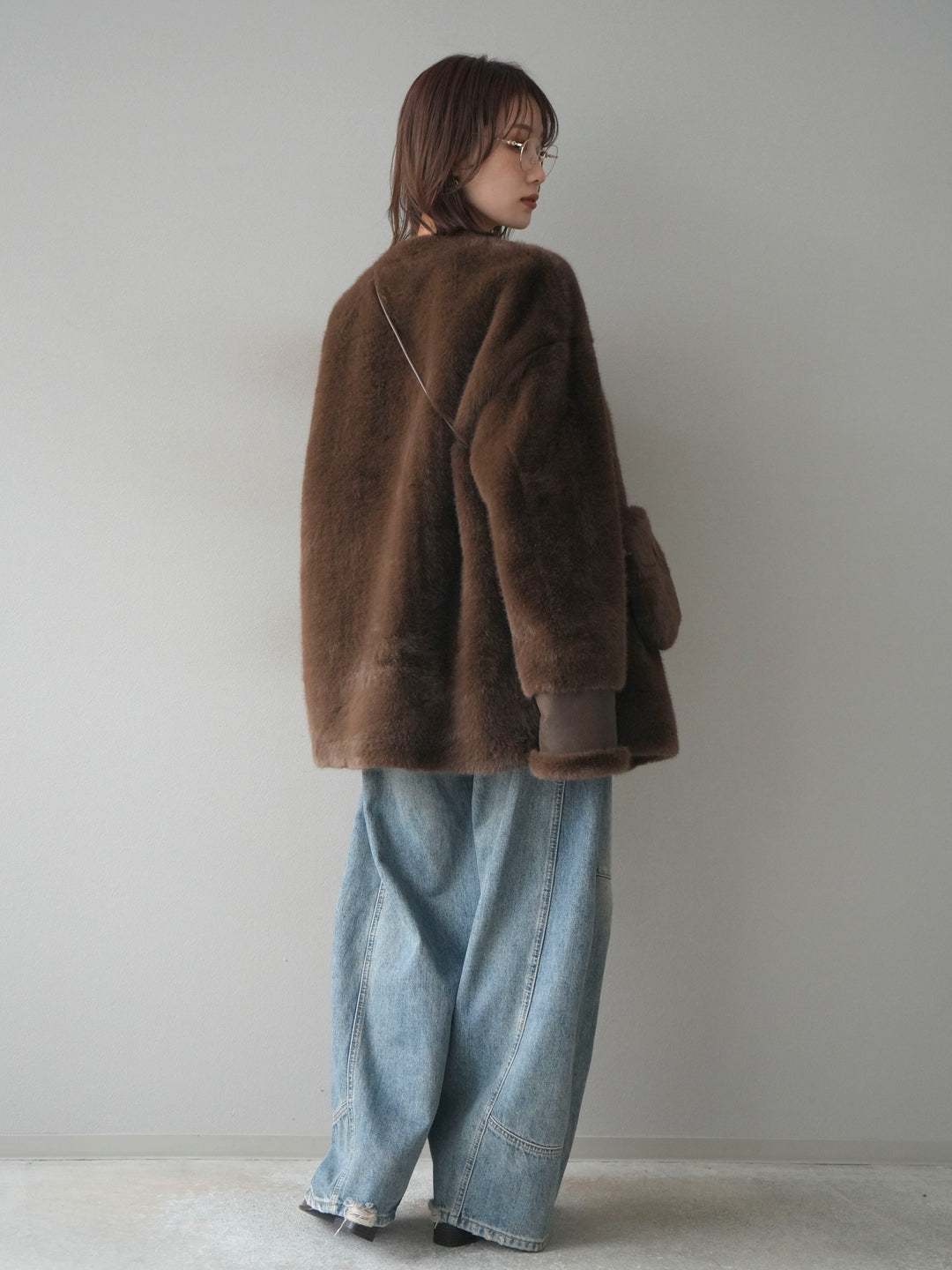 [SET]バッグ付エコファーノーカラーコート+ベルト付カーブデニムパンツ(2set)