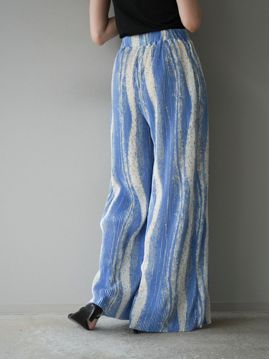 [予約]ニュアンスプリーツワイドパンツ/ライトブルー