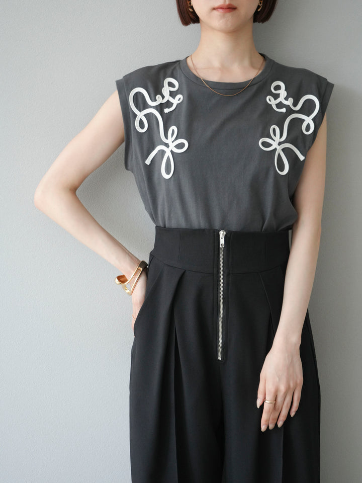 [SET]コード刺繍フレンチスリーブTシャツ+選べるアクセセット(2set)