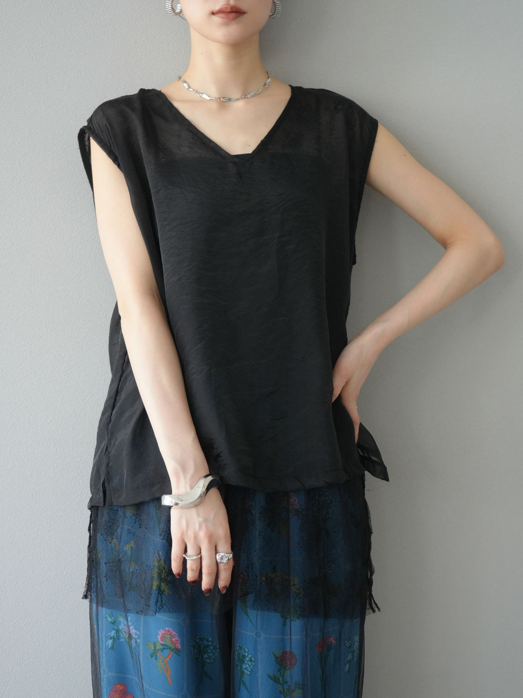 [予約]レースレイヤードオーガンジートップス/ブラック