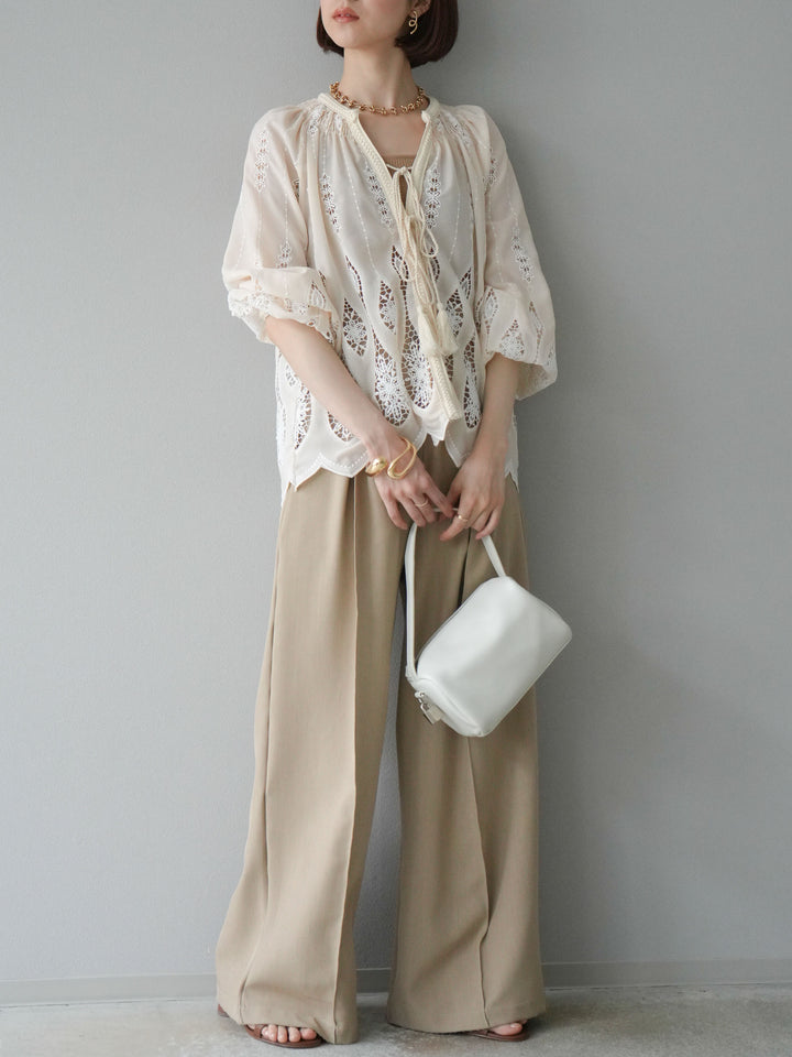 [予約]刺繍デザインブラウス/アイボリー