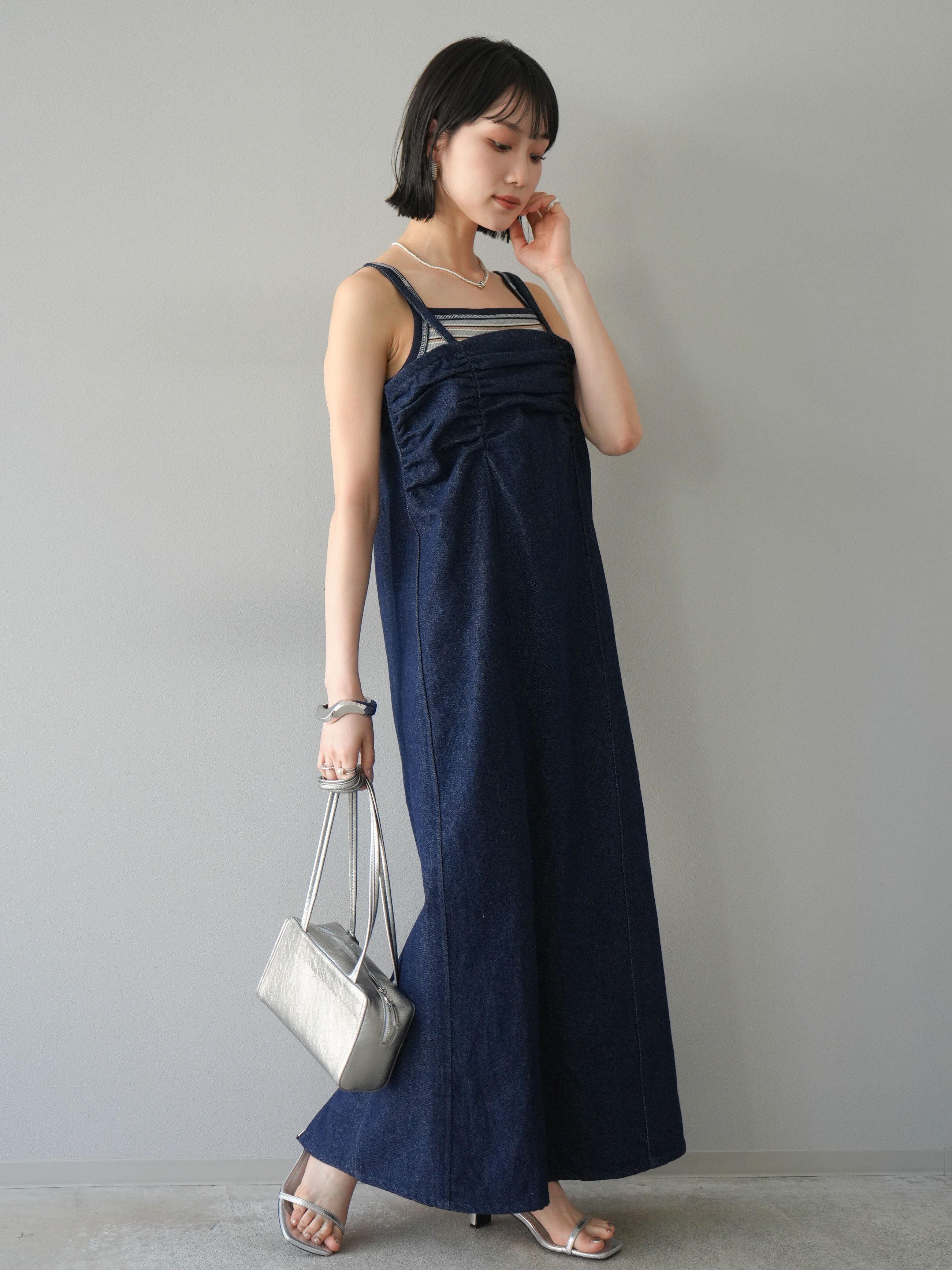 45R デニム ワンピース ギャザー インディゴ 予約]デニムギャザーキャミワンピース/インディゴ – Lumier