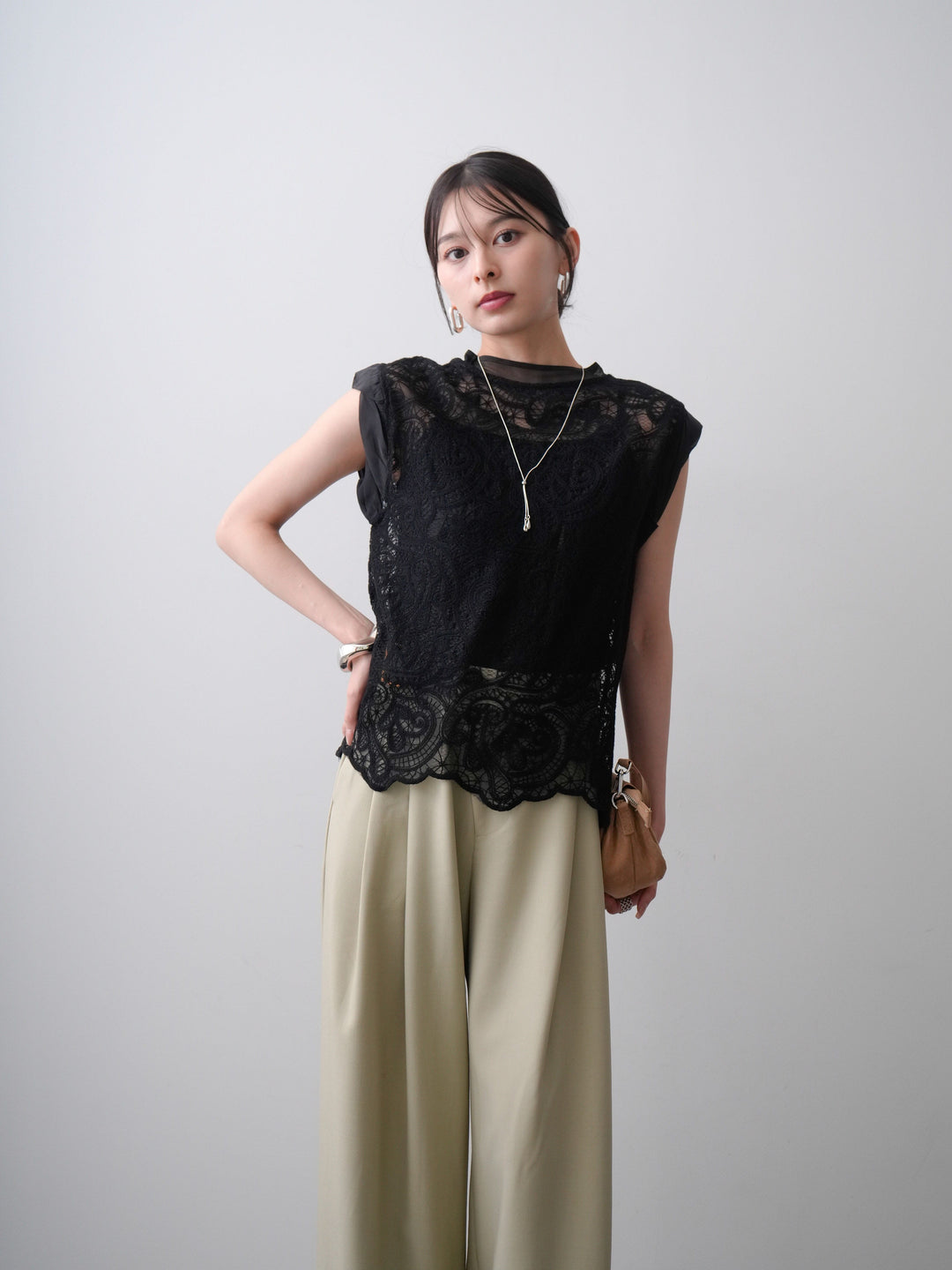 [SET]スカラップヘムレーストップス+アシンメトリーベルトタックワイドパンツ(2set)