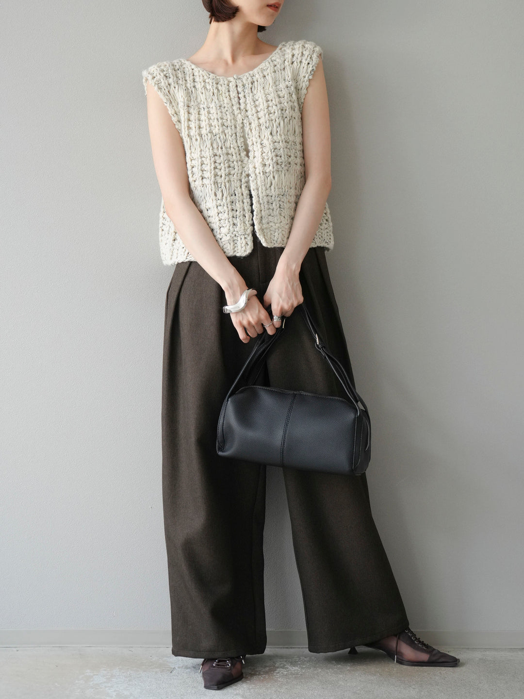 [予約]レザーパイピングタックワイドパンツ/ブラウン