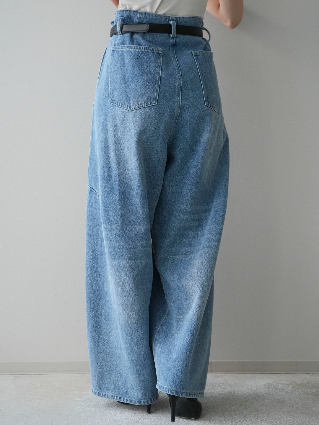 [予約]ハイウエストベルトループデザインデニムパンツ/blue