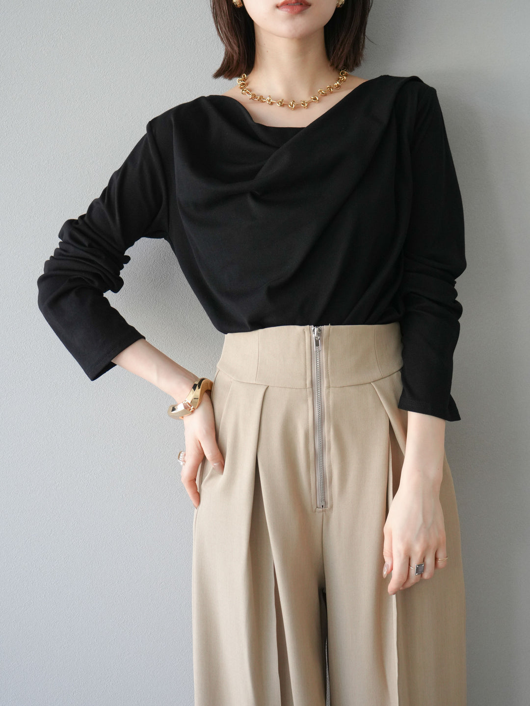 [予約]ドレープデザインカットソー/ブラック