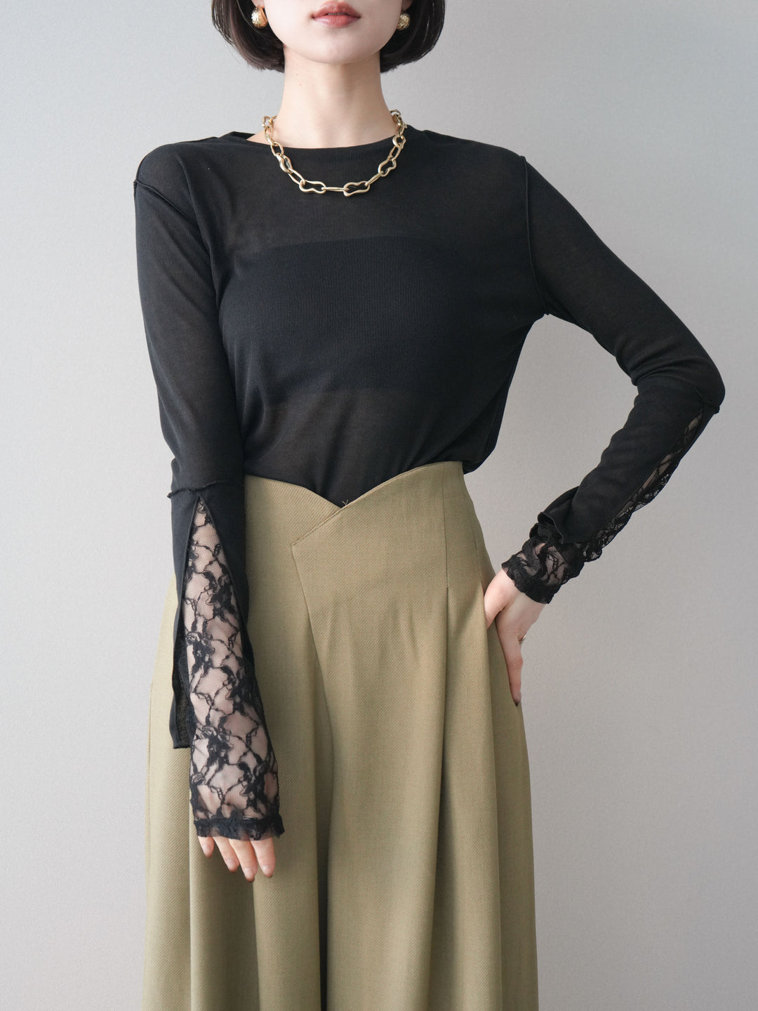 [予約]袖レースレイヤードデザインメロートップス/black