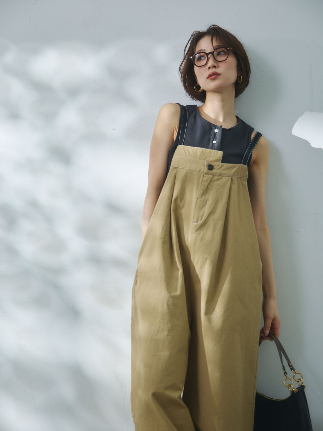 【Allure】[SET]カットオフコットンツイル配色ステッチサロペット+フロントボタンテレコリブタンクトップ(2set)