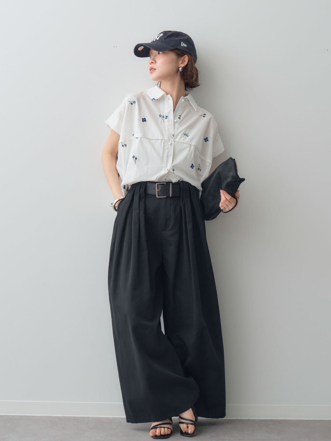 【套裝】花卉刺繡燈籠無袖襯衫+腰帶設計環扣闊腿褲（兩件套）