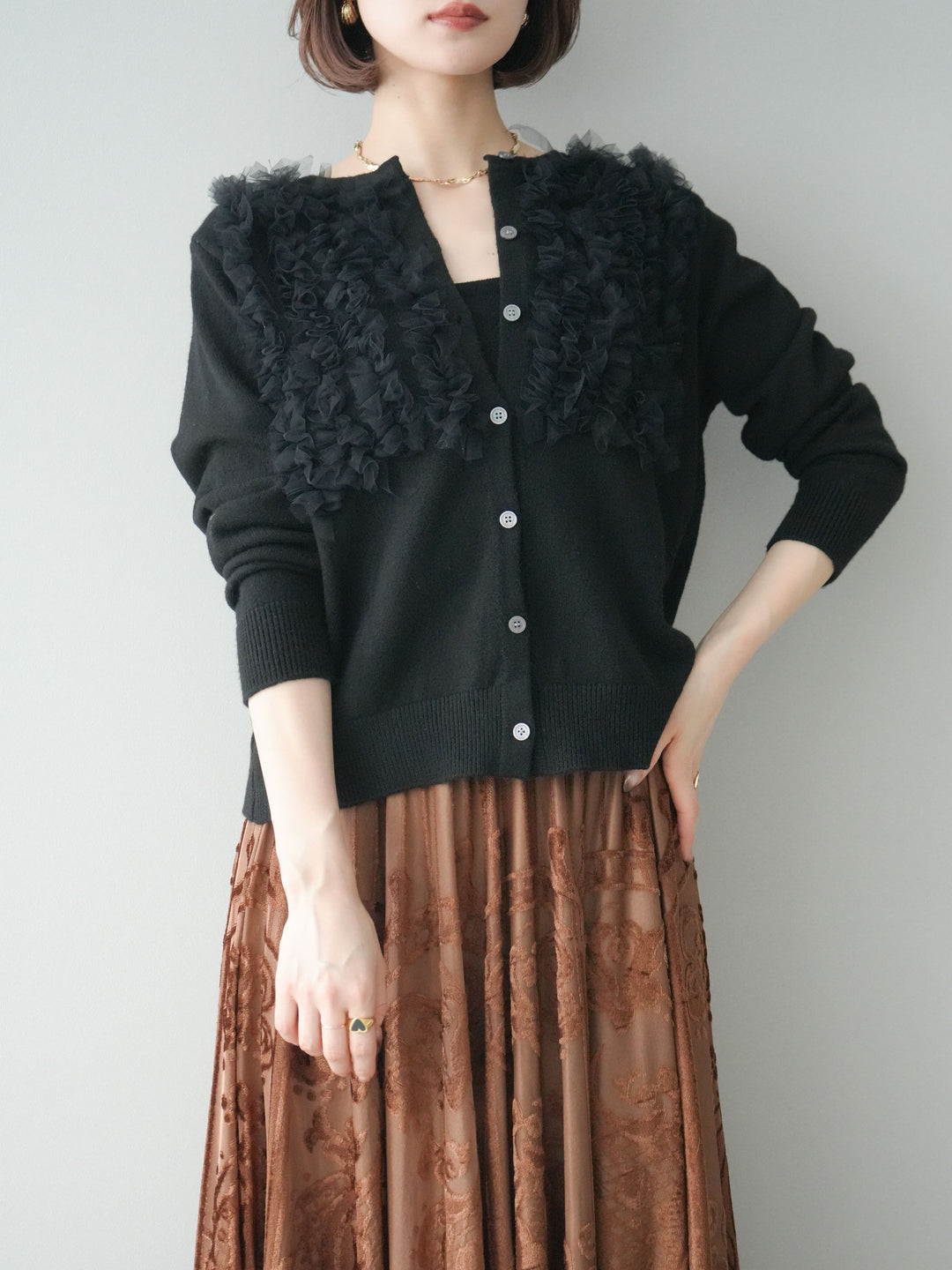 [SET]チュールフリルニットカーディガン+アンティーク柄フロッキーマキシスカート(2set)