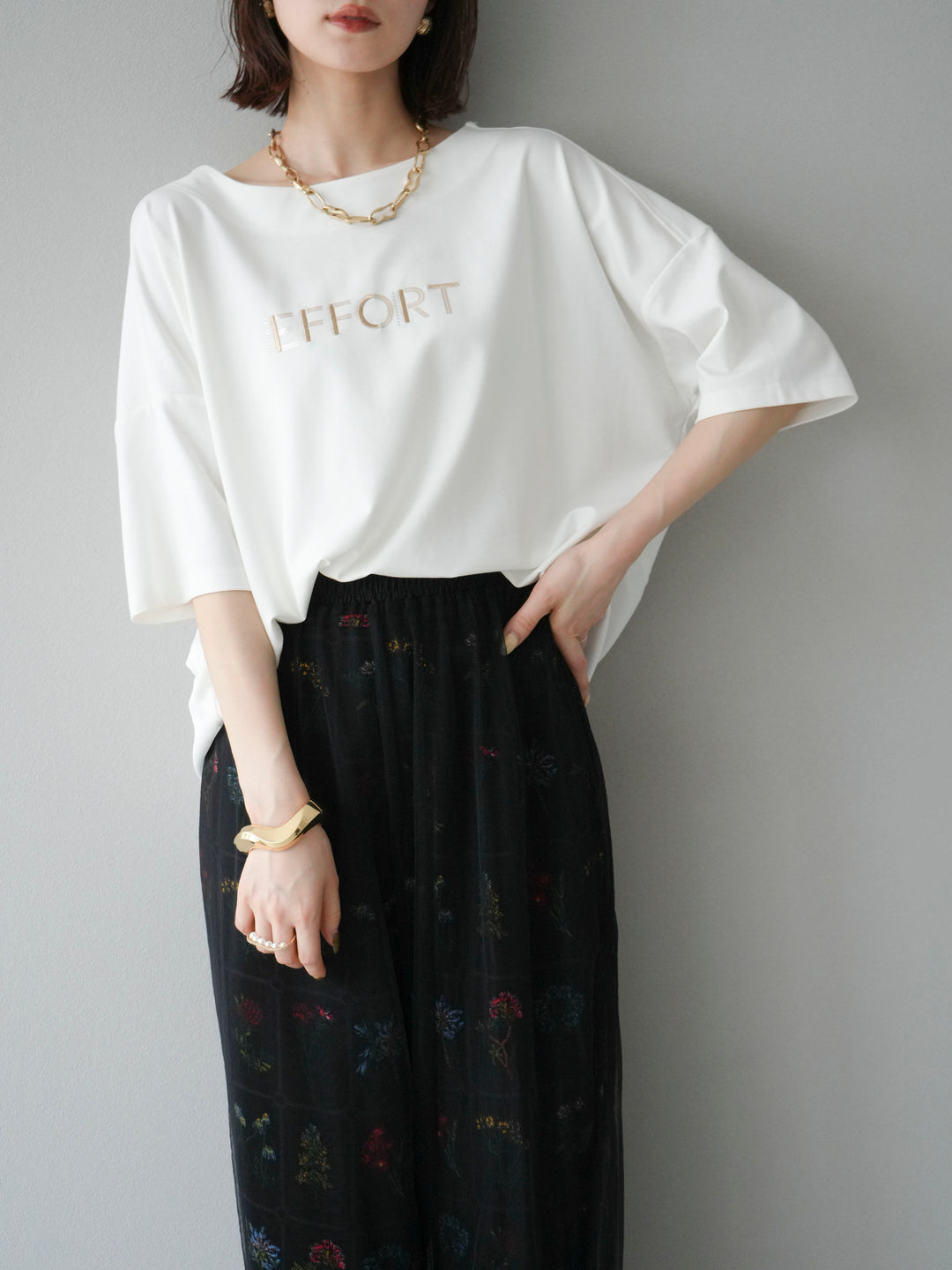 [予約]異素材メタリックロゴ刺繍×プリントTシャツ/オフ