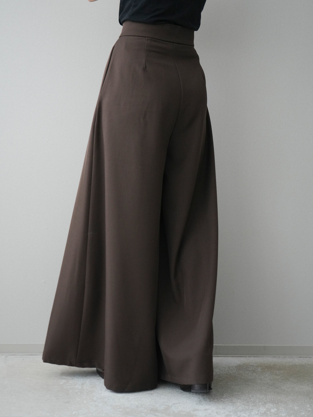 [予約]テープベルトタックバギーパンツ/brown