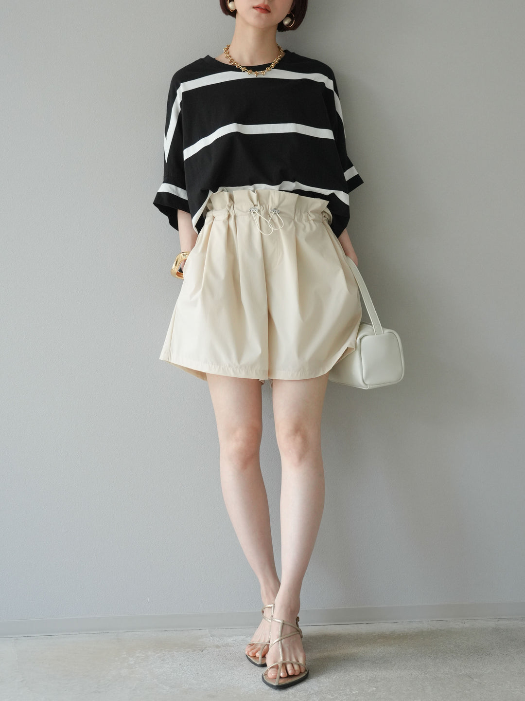 [預購] ICE TOUCH 荷葉邊褶皺短褲/米白色