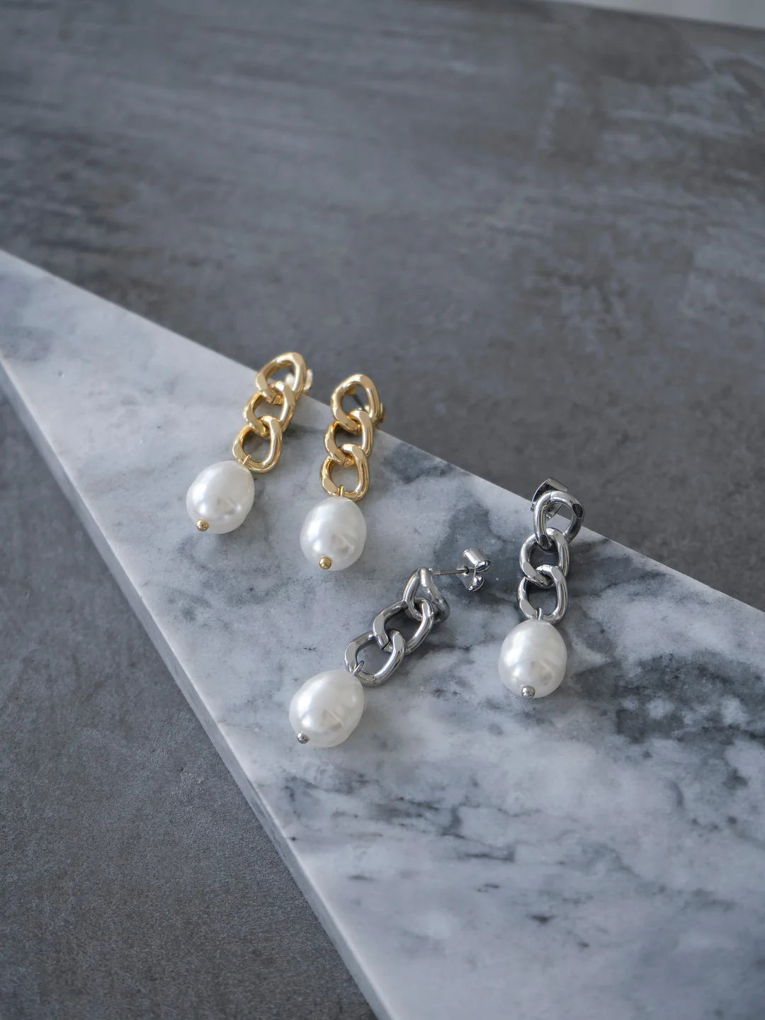 [SET]レトロプリントフリルブラウス+選べるアクセセット(2set)