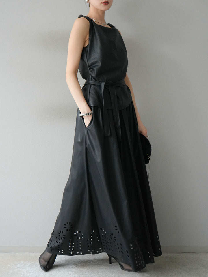 [予約]フラワーパンチングレザースカート/ブラック