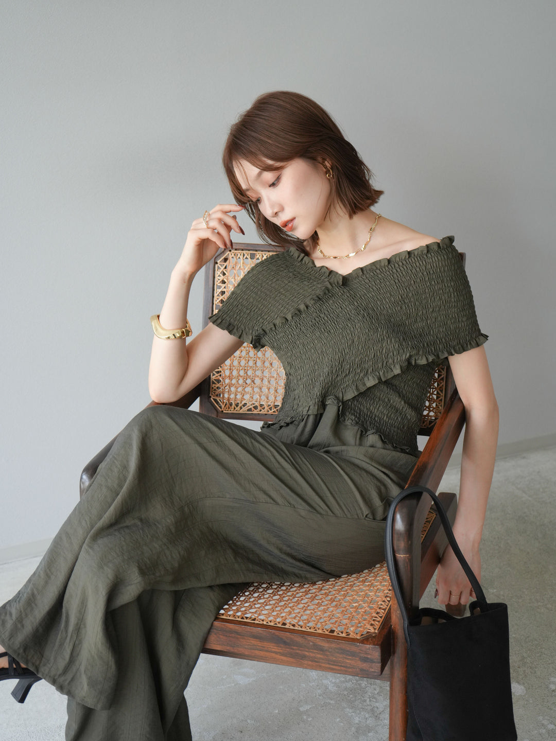 [予約]シャーリングクロスサロペット/カーキ