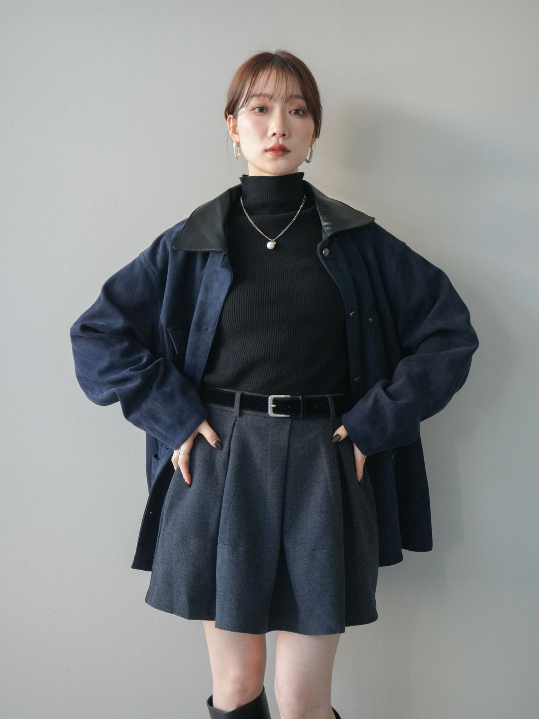 [SET]襟レザーステンカラースエードジャケット+袖ボタンボトルネックリブニットトップス(2set)