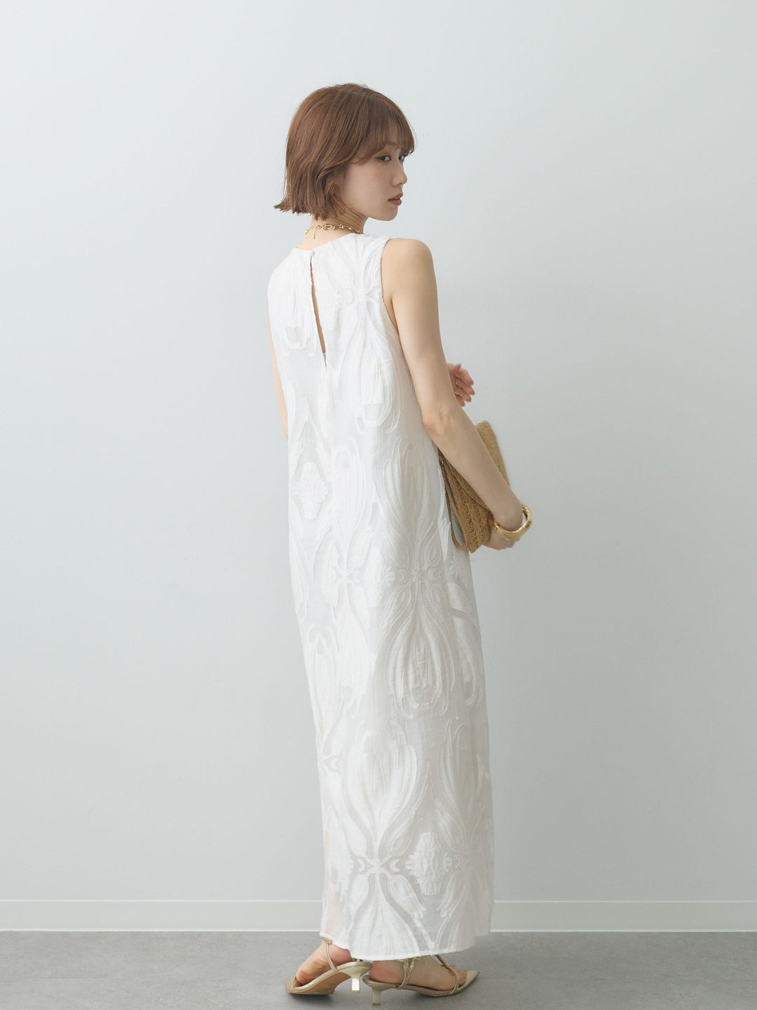 [予約]Vネックシアージャガードノースリワンピース/white