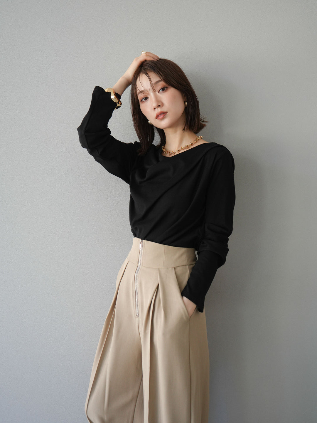 [予約]ドレープデザインカットソー/ブラック