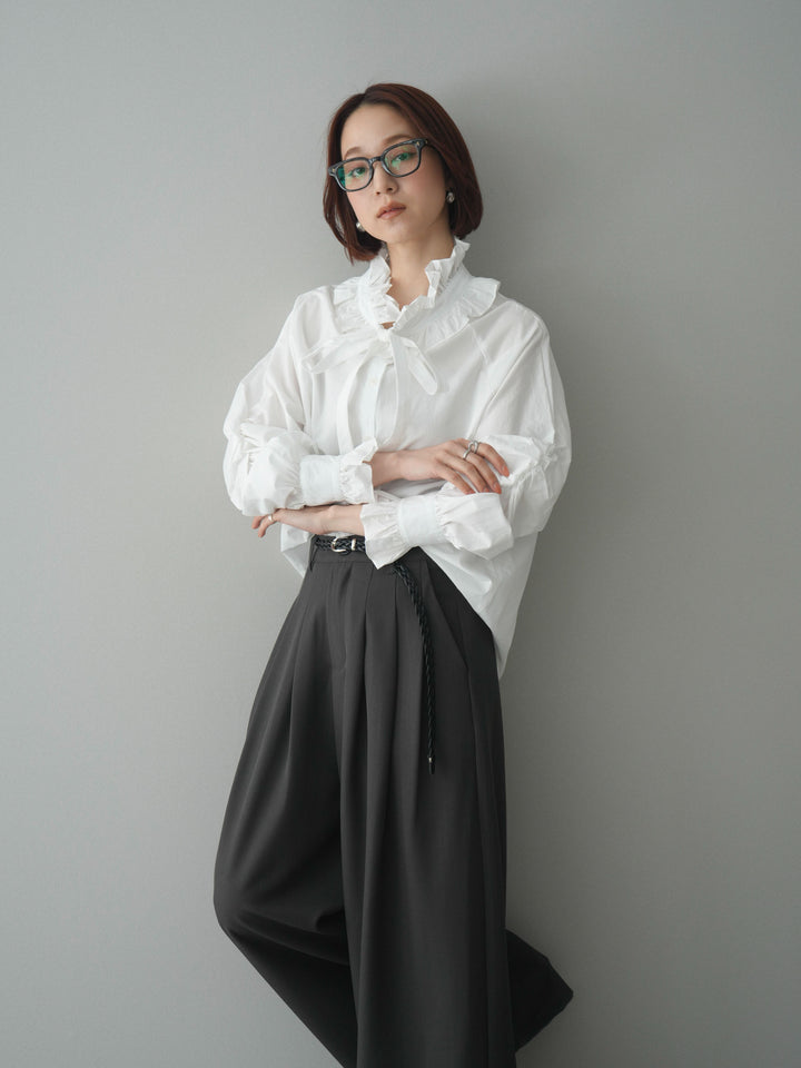 [予約]フリルネックギャザーブラウス/white