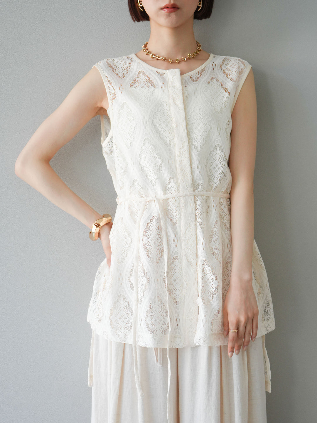 [予約]サテンパイピングレースノースリーブトップス/アイボリー