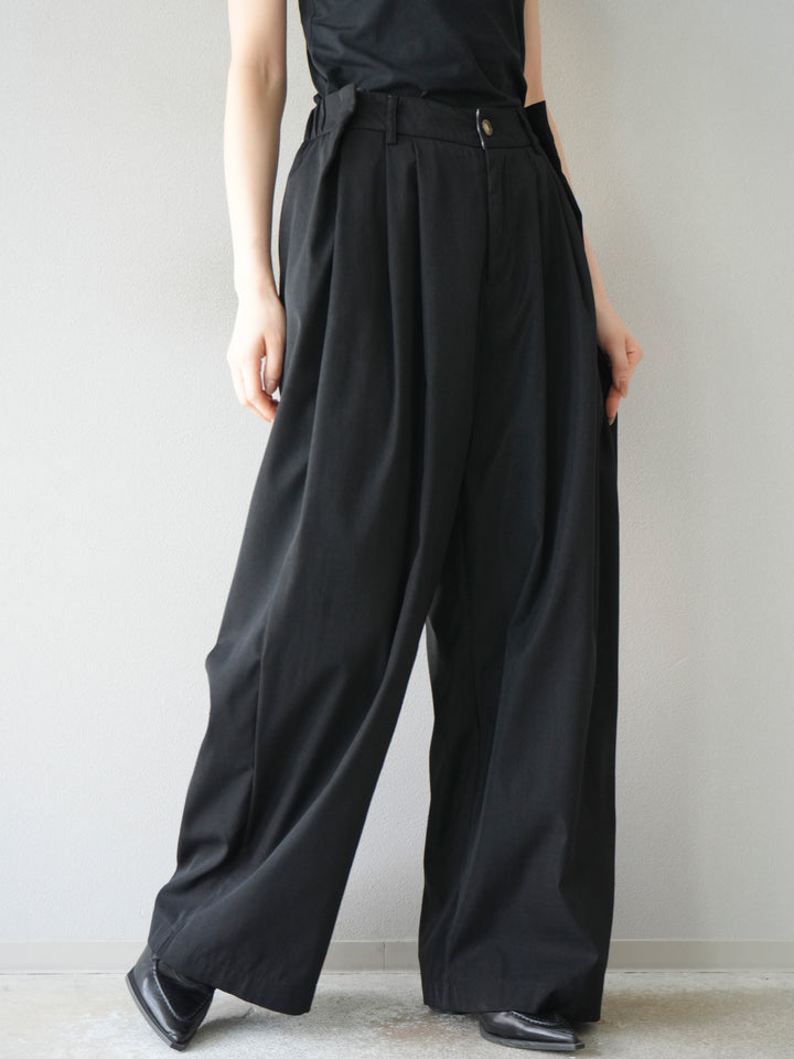 [予約]タックデザインワイドパンツ/ブラック