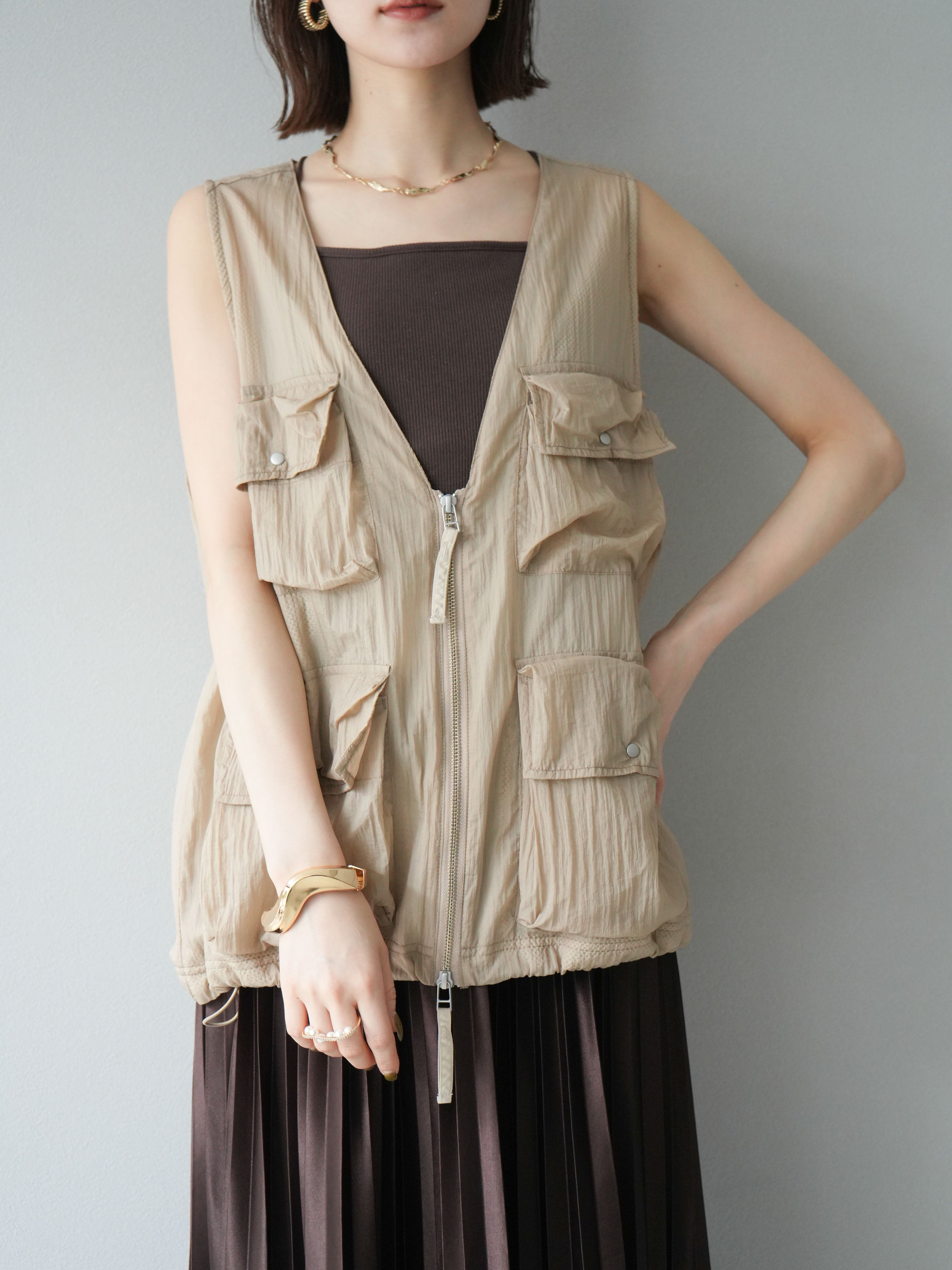 予約]ナイロンBIGポケットシアーベスト/ベージュ – Lumier