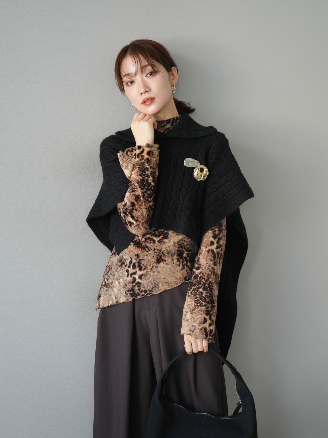 [予約]ケーブル編みニットケープ/ブラック