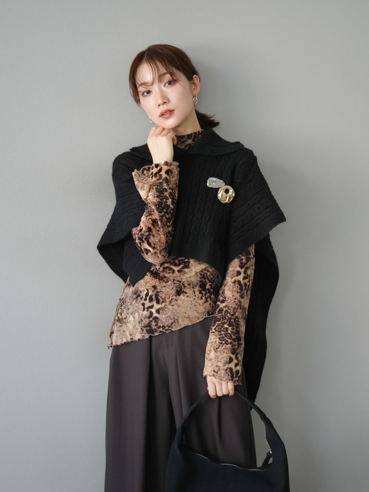 [予約]ケーブル編みニットケープ/ブラック