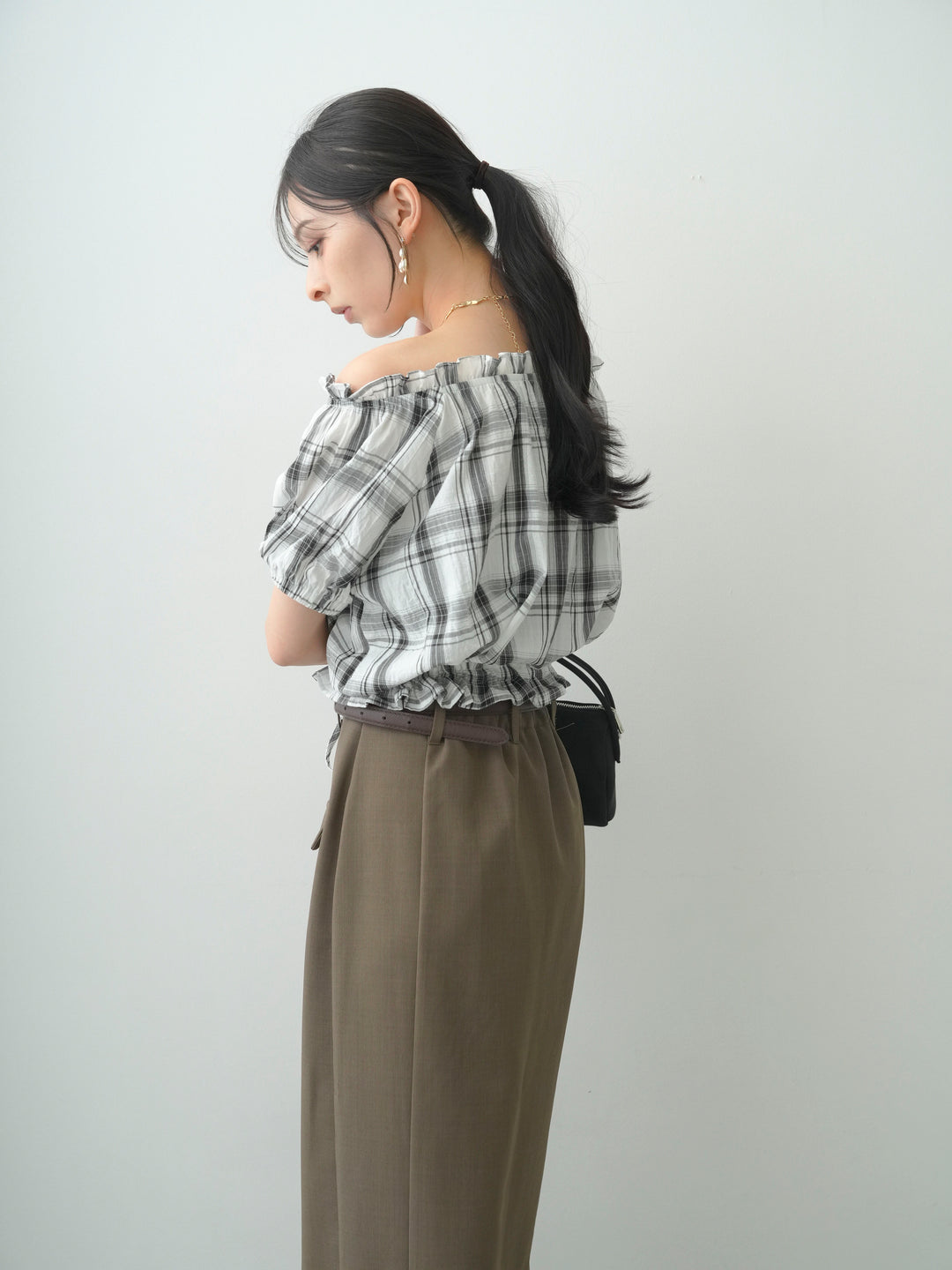 [SET]チェックギャザーオフショルトップス+クレープデシンフラップ付きストレートスカート(2set)