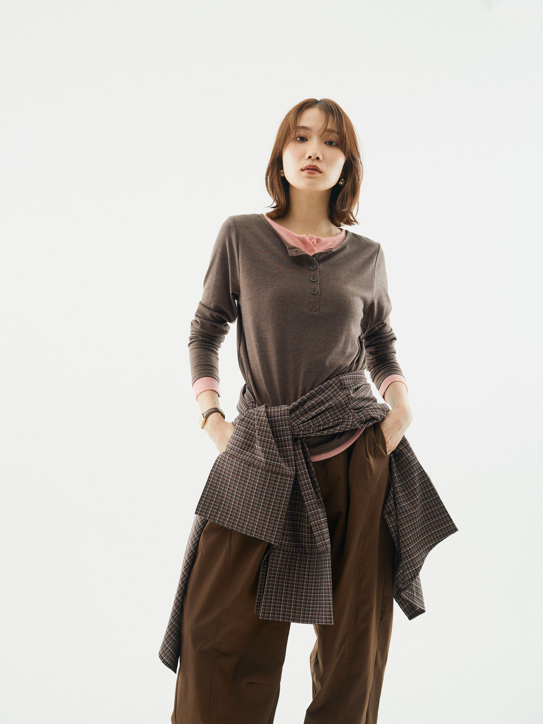 【Allure】[SET]配色レイヤードヘンリーネックトップス+チェックBIGカフスオーバーシャツ(2set)