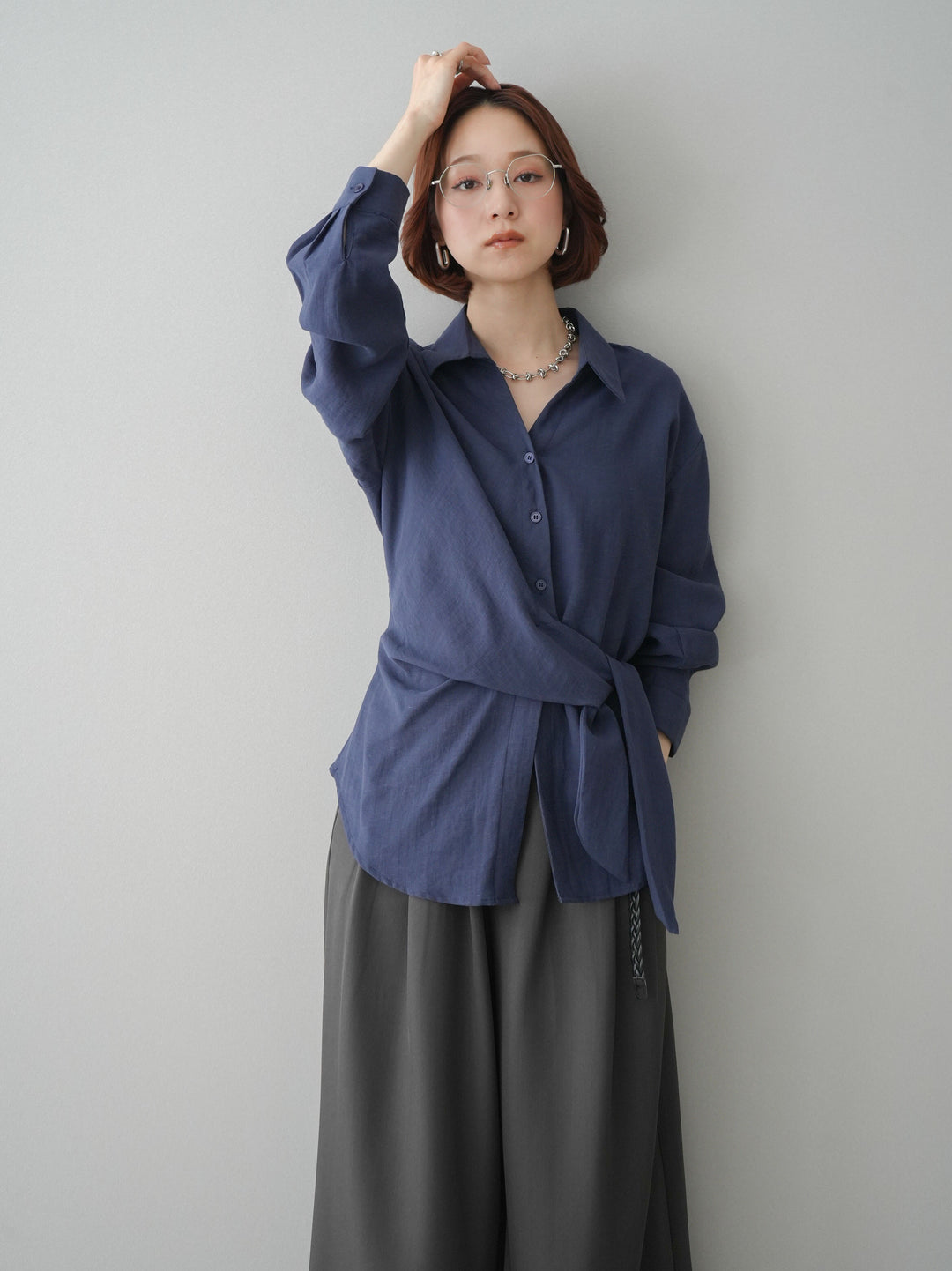 [SET]フロントアシンメトリーブラウス+編み込みベルト付タックワイドパンツ(2set)