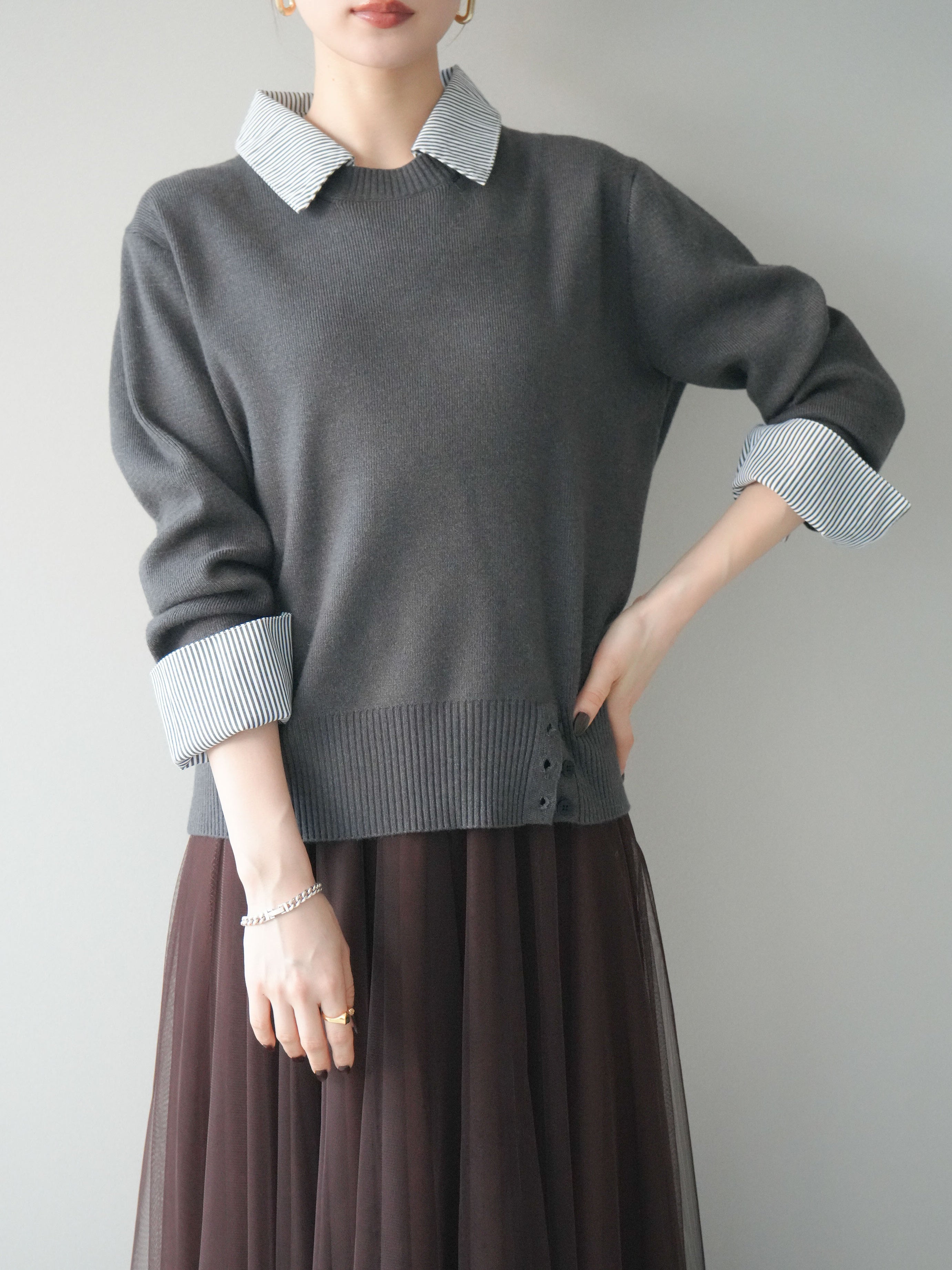 予約]シャツドッキングデザイン裾ボタンニットプルオーバー/gray – Lumier