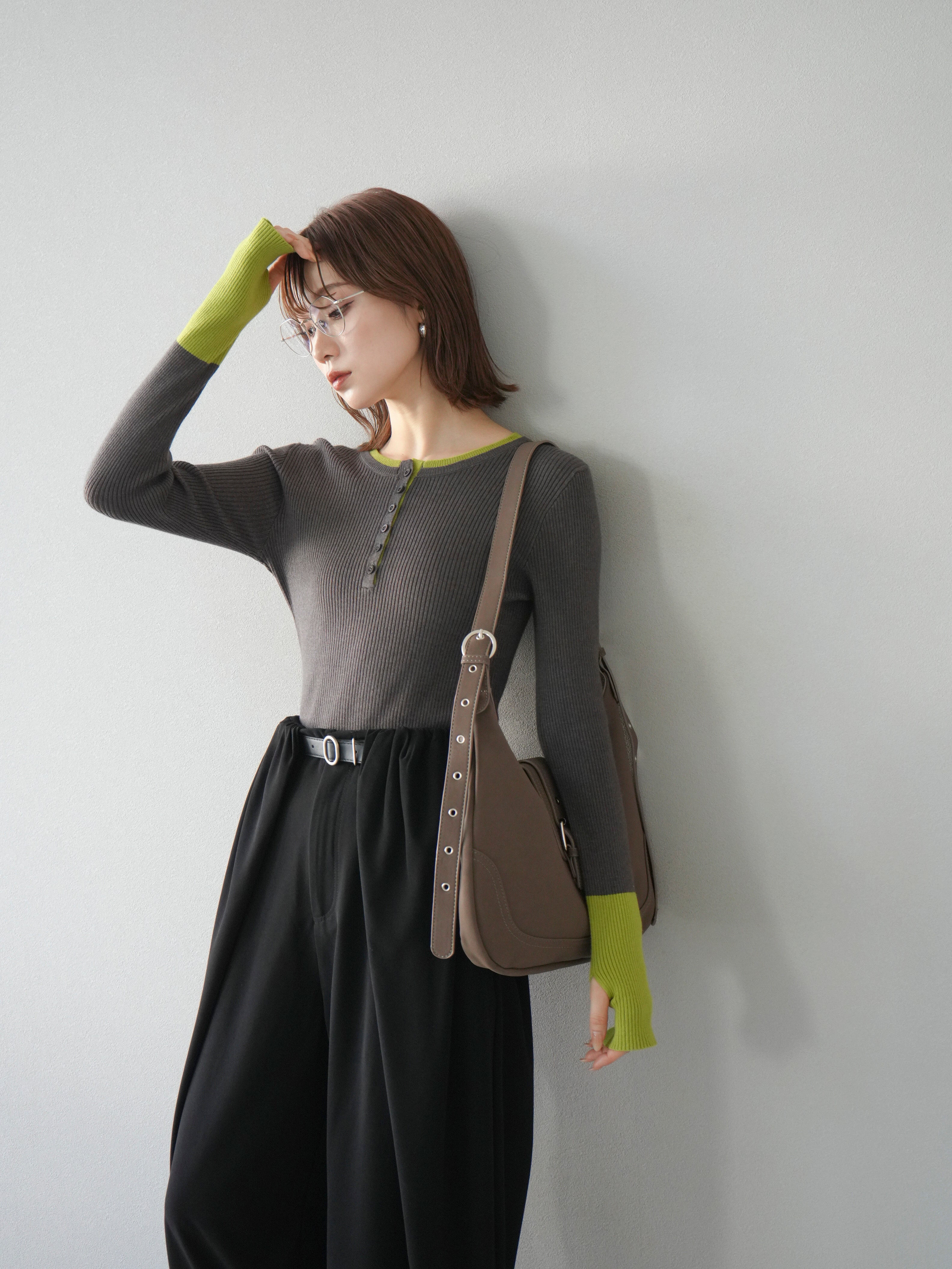 2]ヘンリーネック配色リブニットトップス/チャコール – Lumier