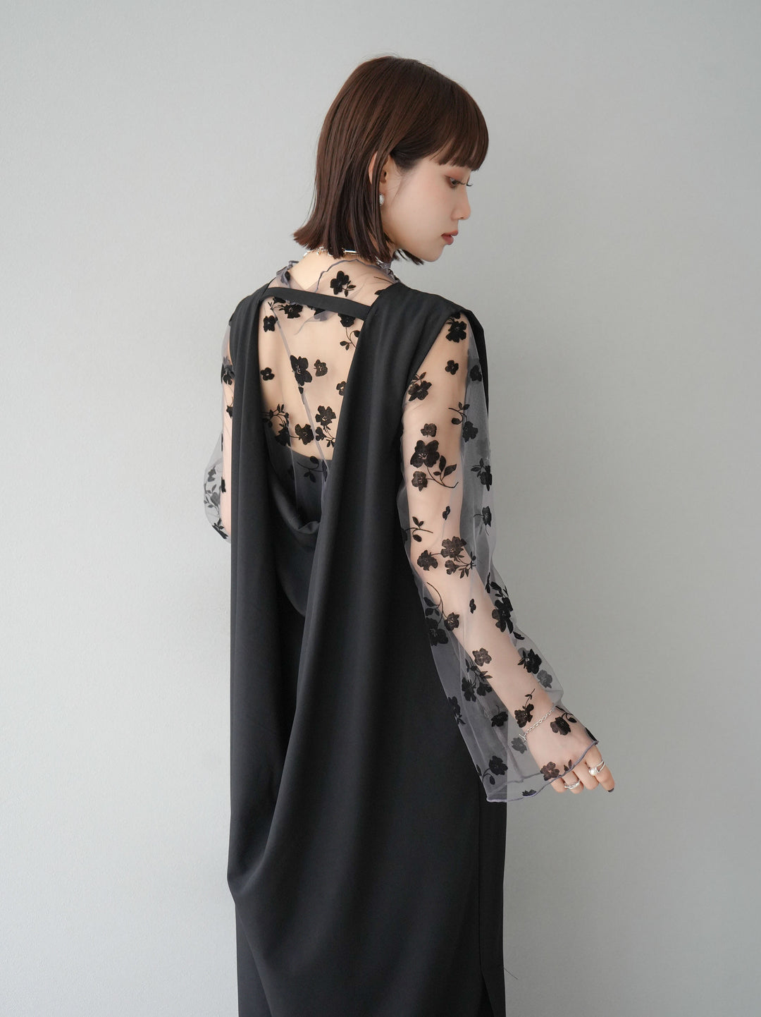 予約]バックドレープワンピース/ブラック – Lumier 