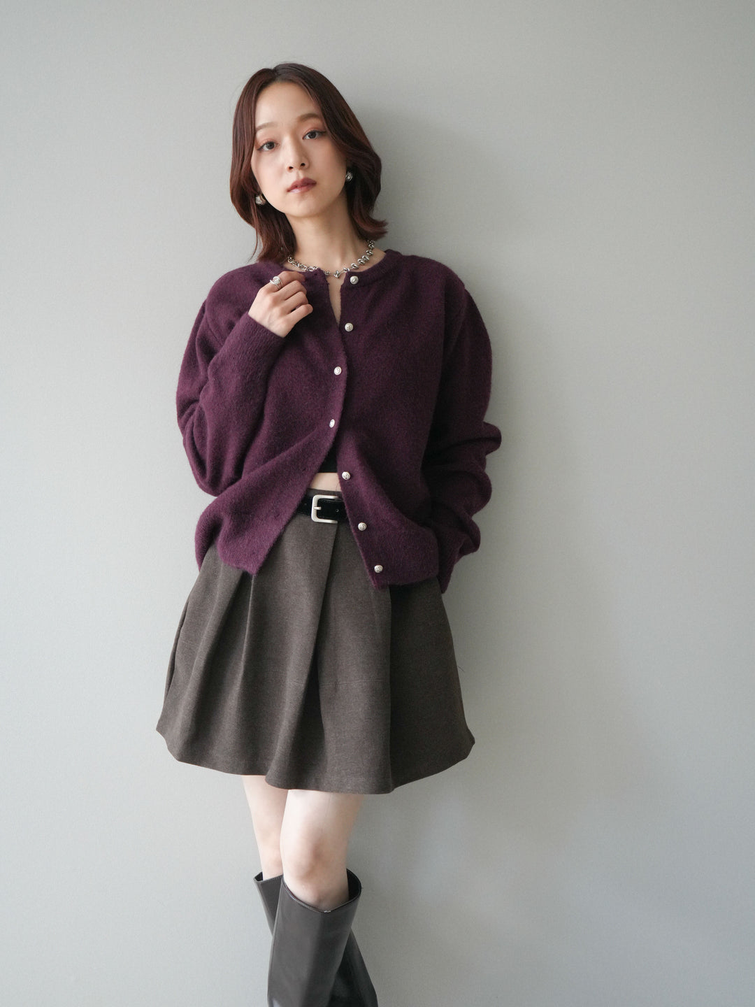 [SET]アンティークボタンニットカーディガン+ベルト付きタックミニスカート(2set)