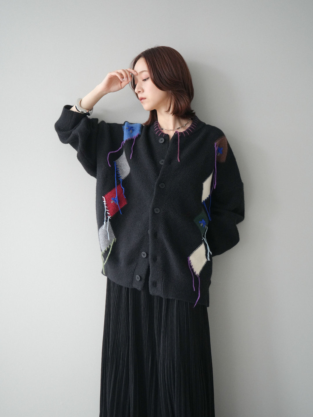 [SET]ハンドステッチアーガイルデザインニットカーディガン+裾レーススウェードプリーツマキシスカート(2set)