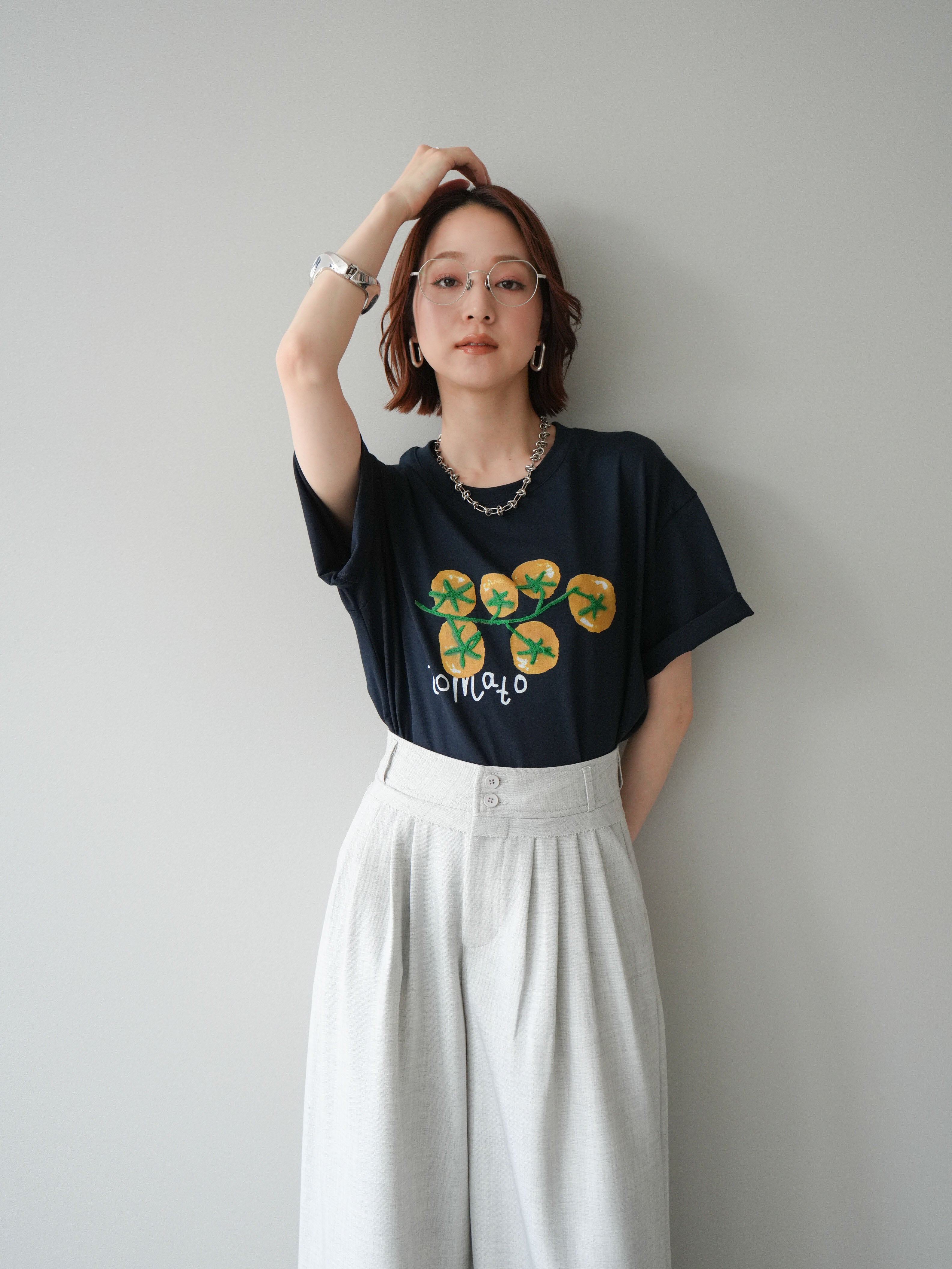 予約]トマト刺繍TEE/navy – Lumier