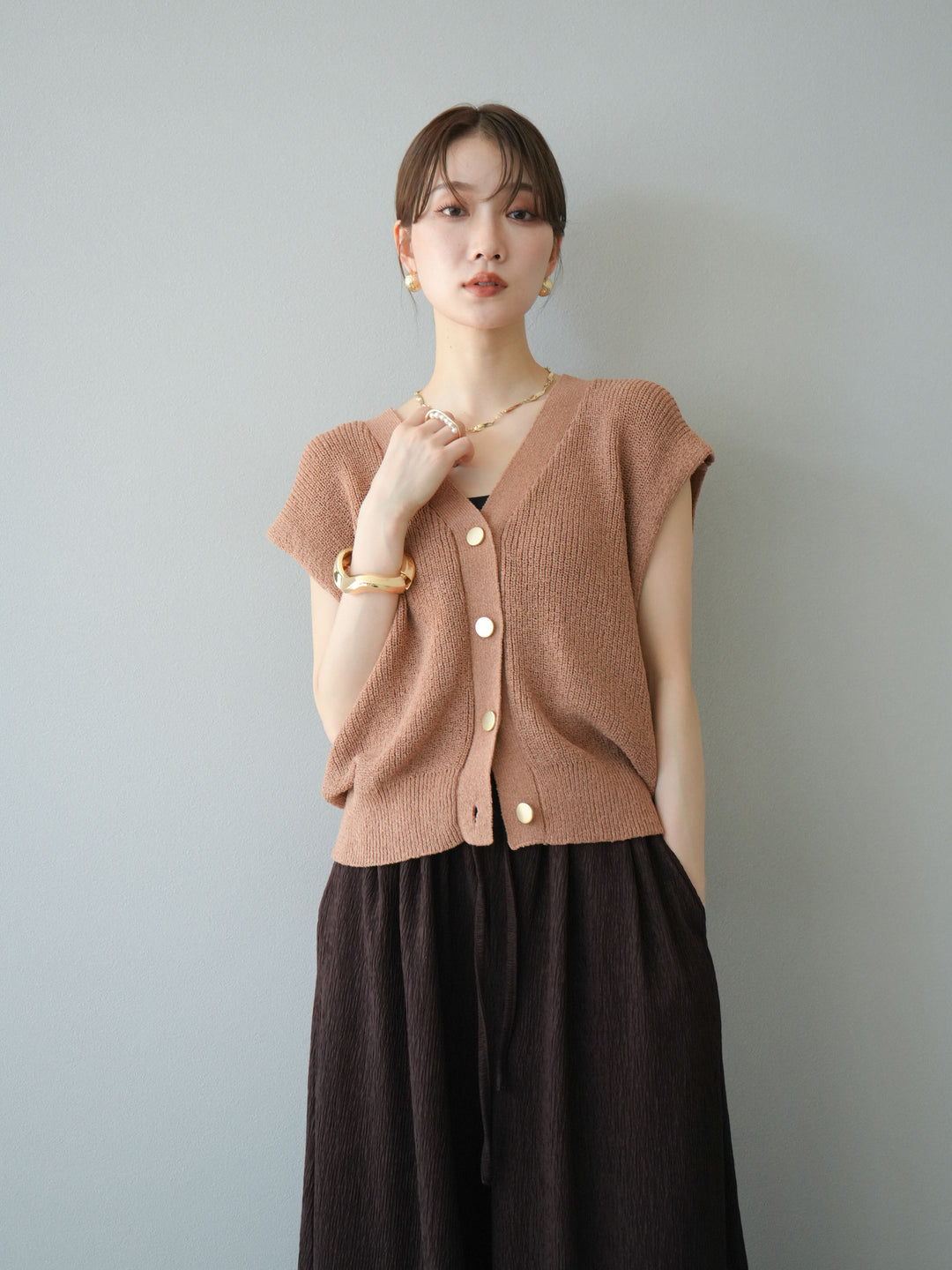 [予約]ゴールドボタンVネックニットカーディガン/ベージュ