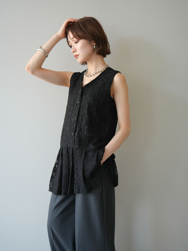 [予約]アシンメトリーレースプリーツベスト/black