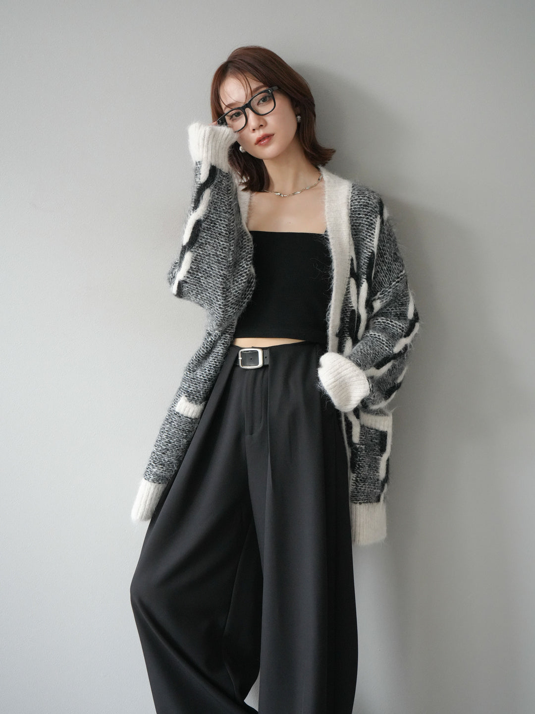 [SET]バイカラー編み込みデザインニットカーディガン+ベルトループデザインワイドパンツ(2set)