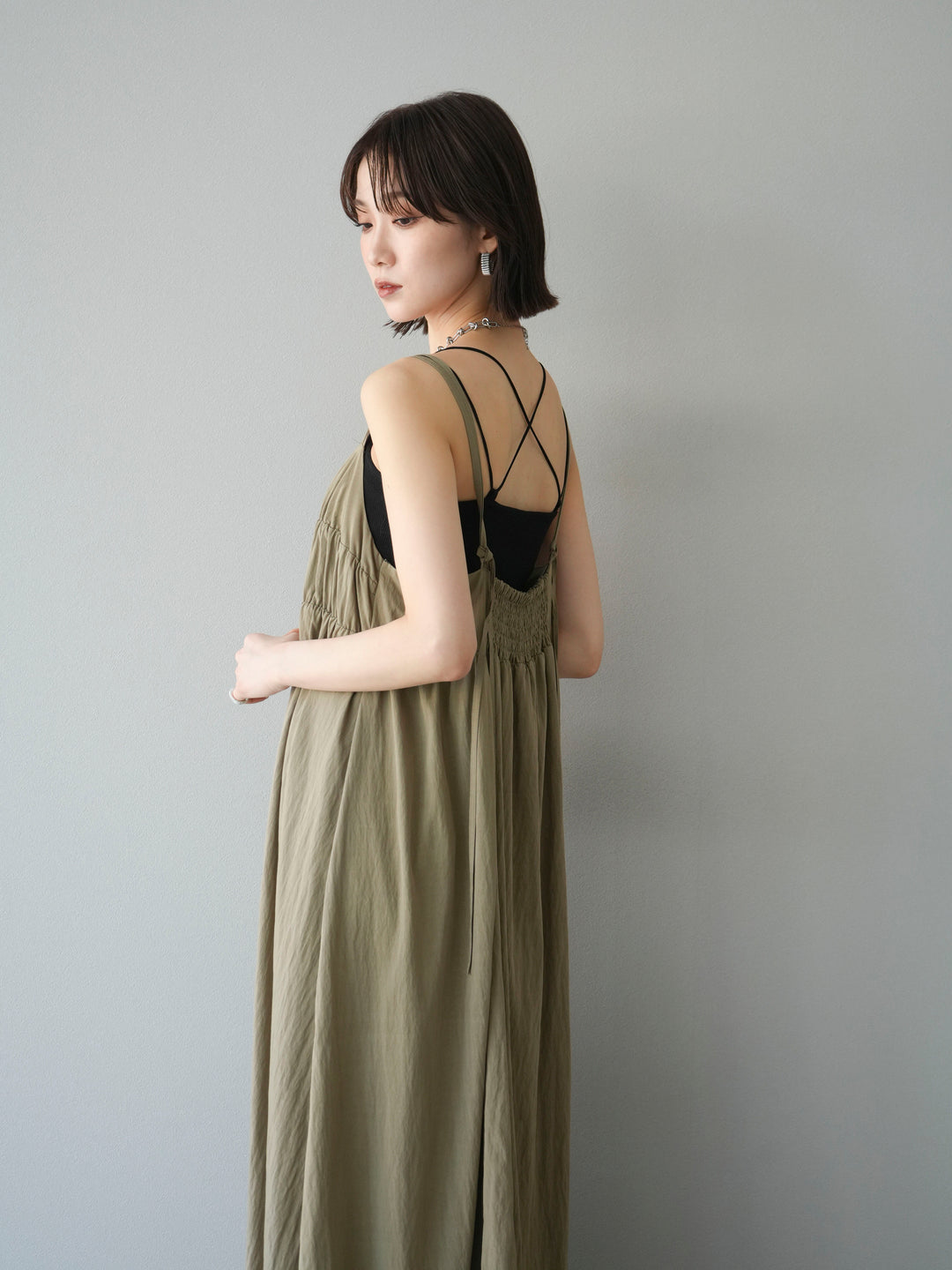 [SET]レーヨンシャーリングキャミワンピース+カップ付きバッククロスキャミソール(2set)