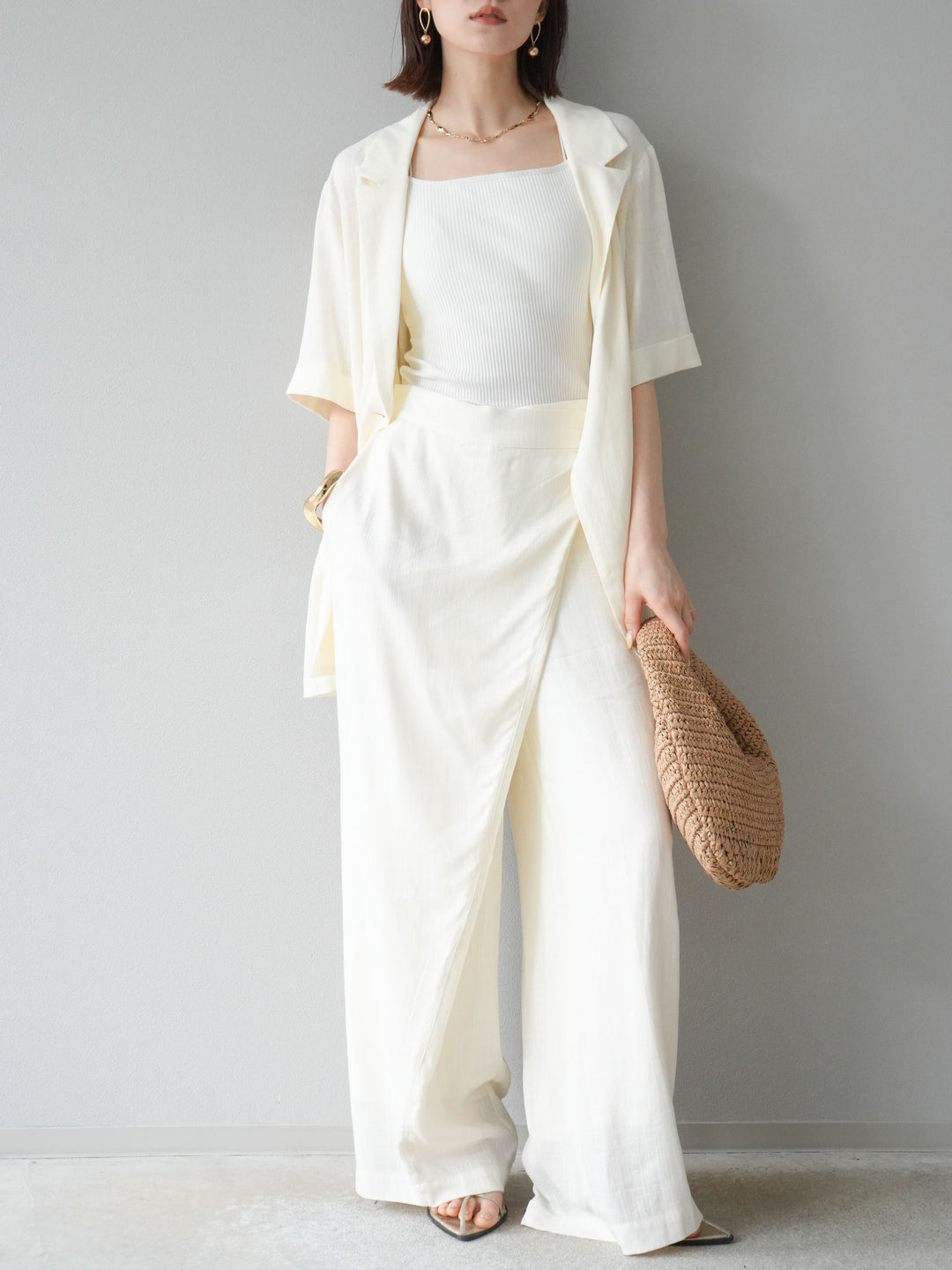 【預購】淺亞麻不對稱寬褲/可脫